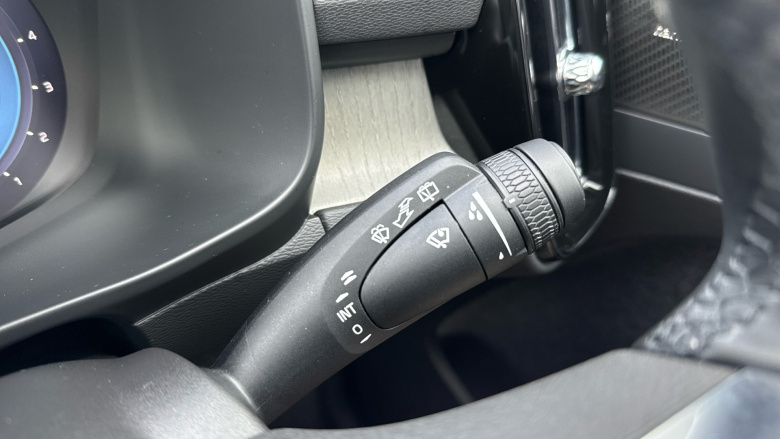 Volvo XC40 2.0 B3P Ultra Dark 5dr Auto Petrol Estate